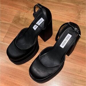 STEVE MADDEN “CHARLIZE” BLACK SUEDE HEELS SIZE 7.5 WOMEN’s